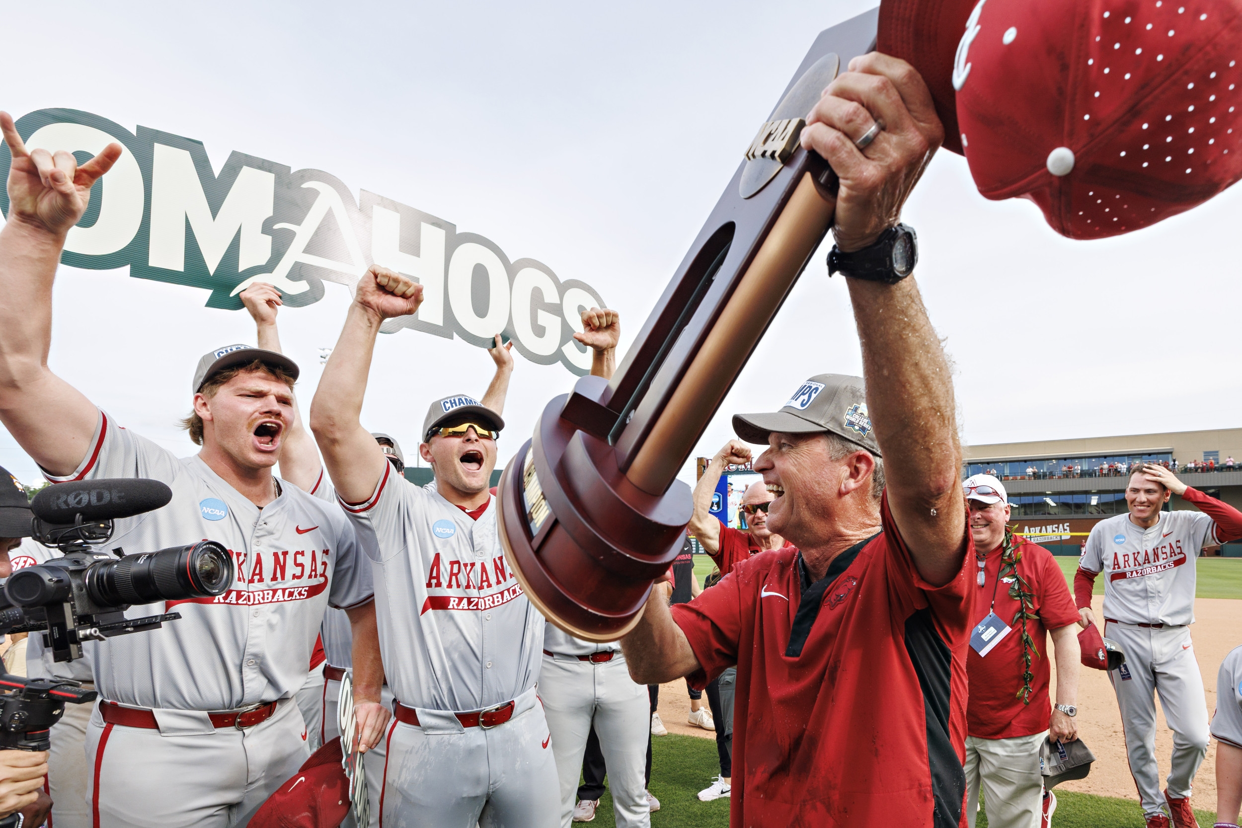 NCAA College World Series Odds: Arkansas, LSU Open As Betting Favorites