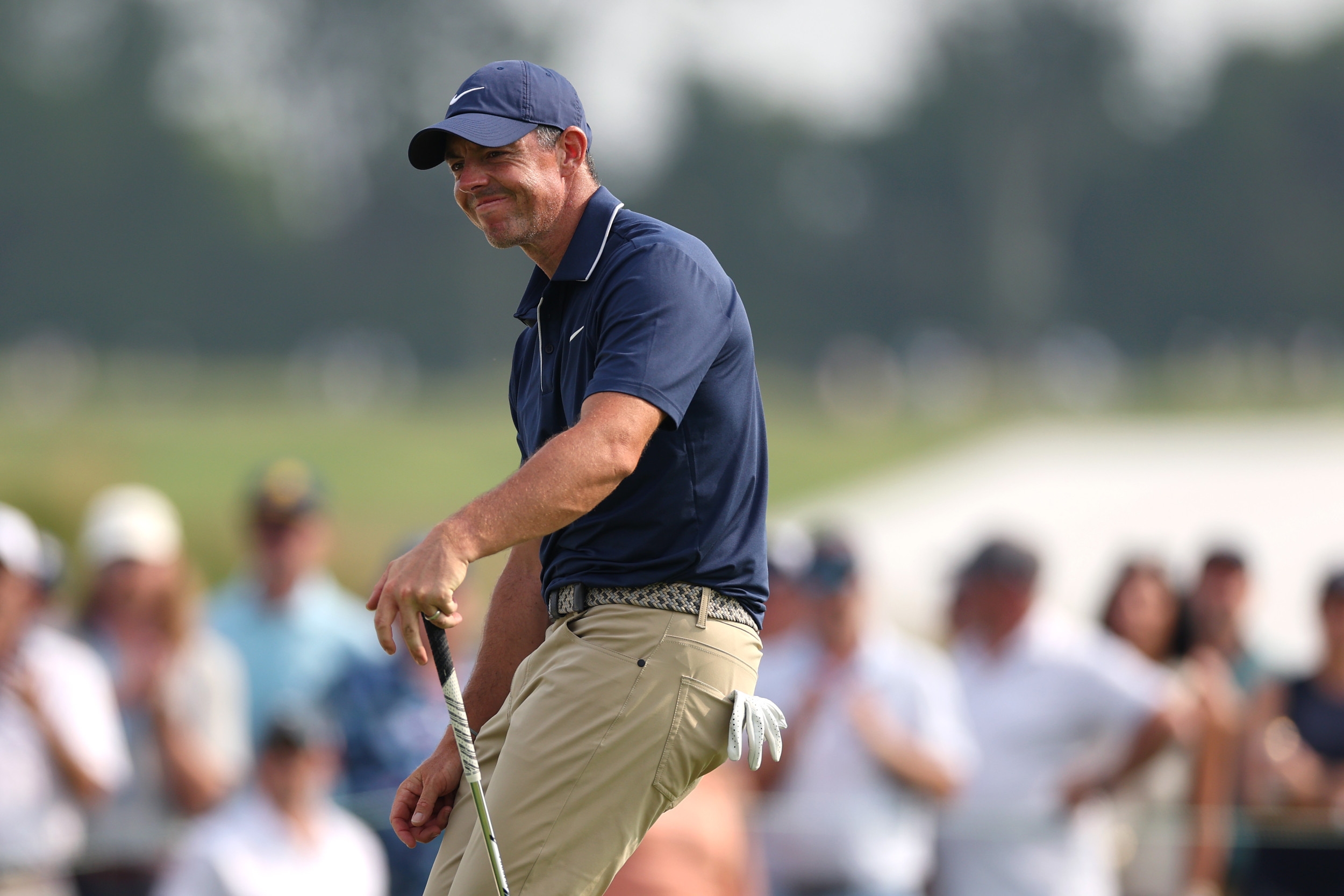 U.S. Open: Rory McIlroy Violently Chucks Club as Misery Continues