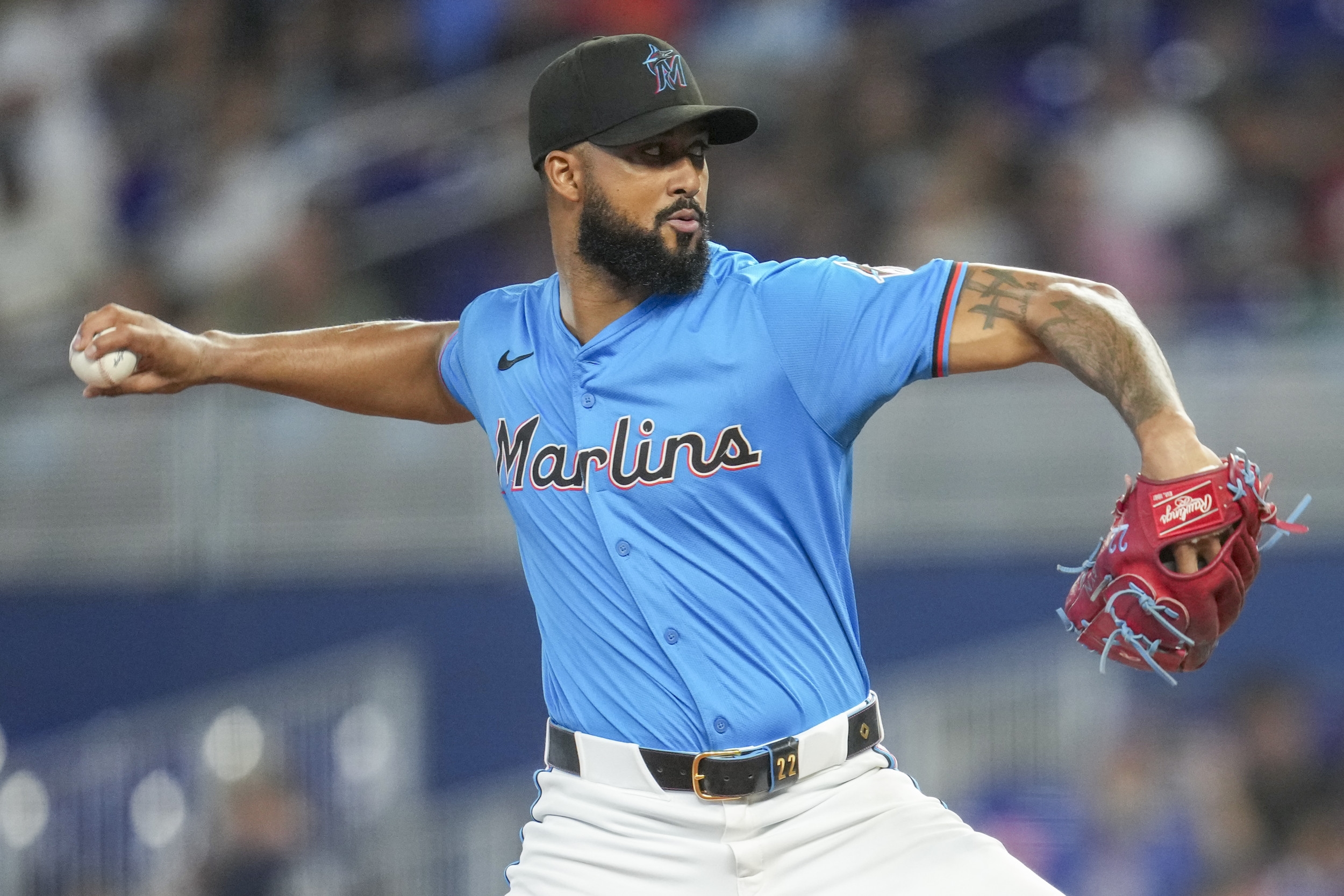 MLB Analyst Urges Cubs to Make Trade for Former Cy Young Winner