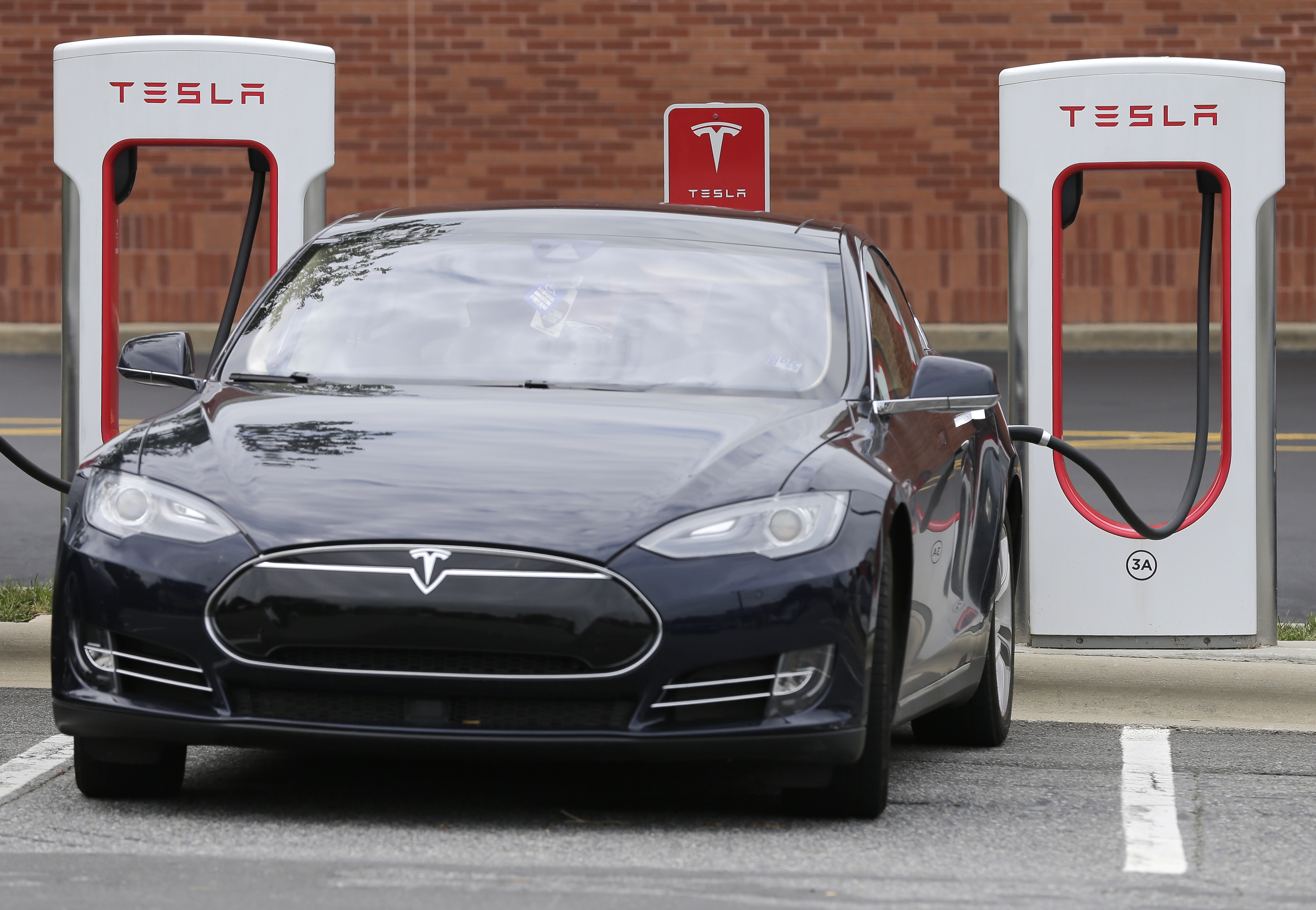 Musk Suffers New Blow as Tesla Sales Drop for Second Quarter