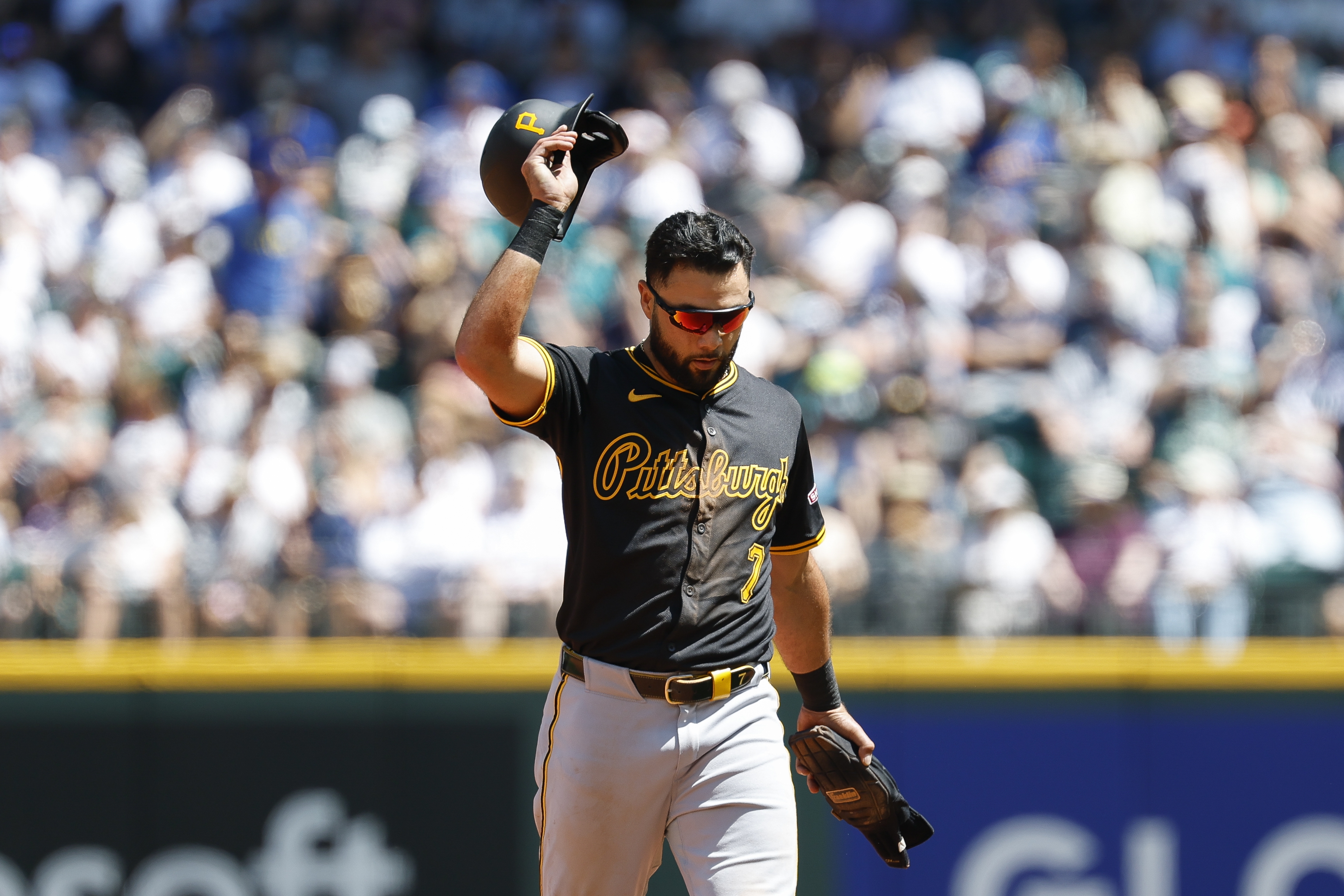 Desperate Yankees Urged To Avoid Reunion With $15 Million Infielder
