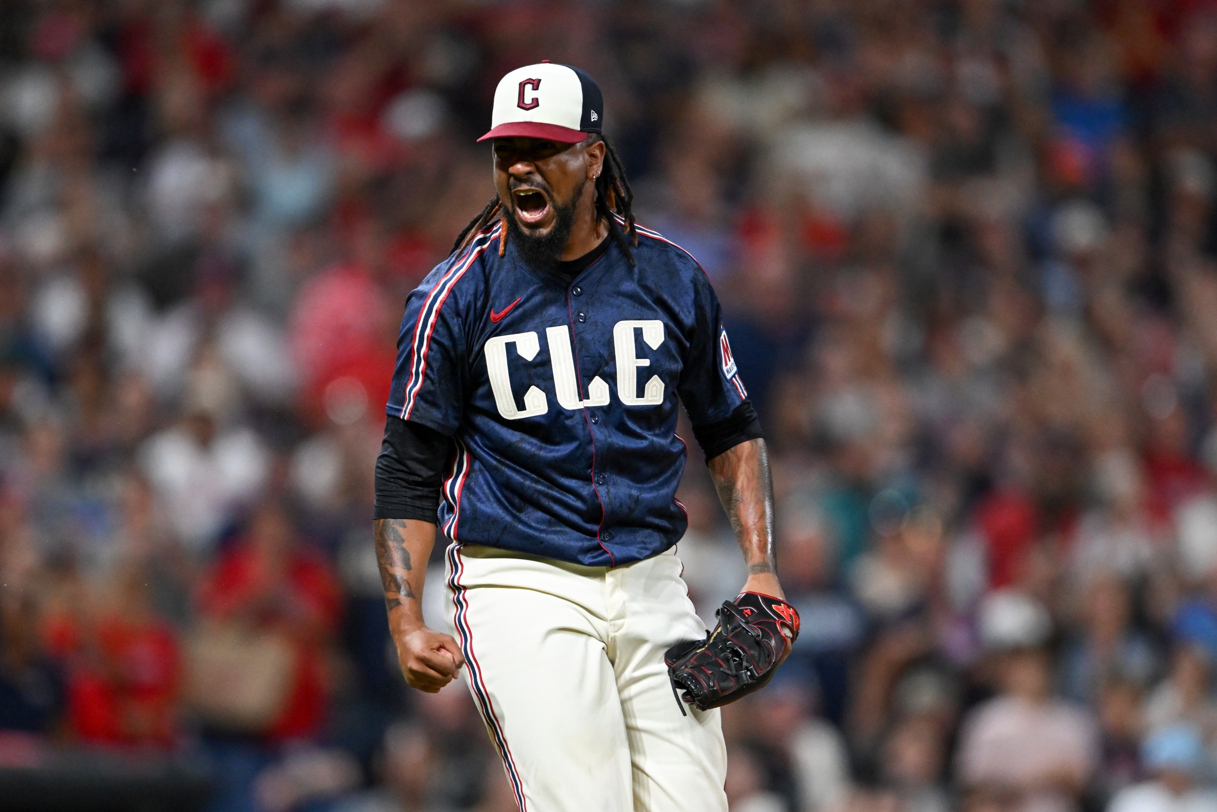 Cubs Reportedly Among Teams 'Most Actively' Monitoring Guardians All-Star Closer