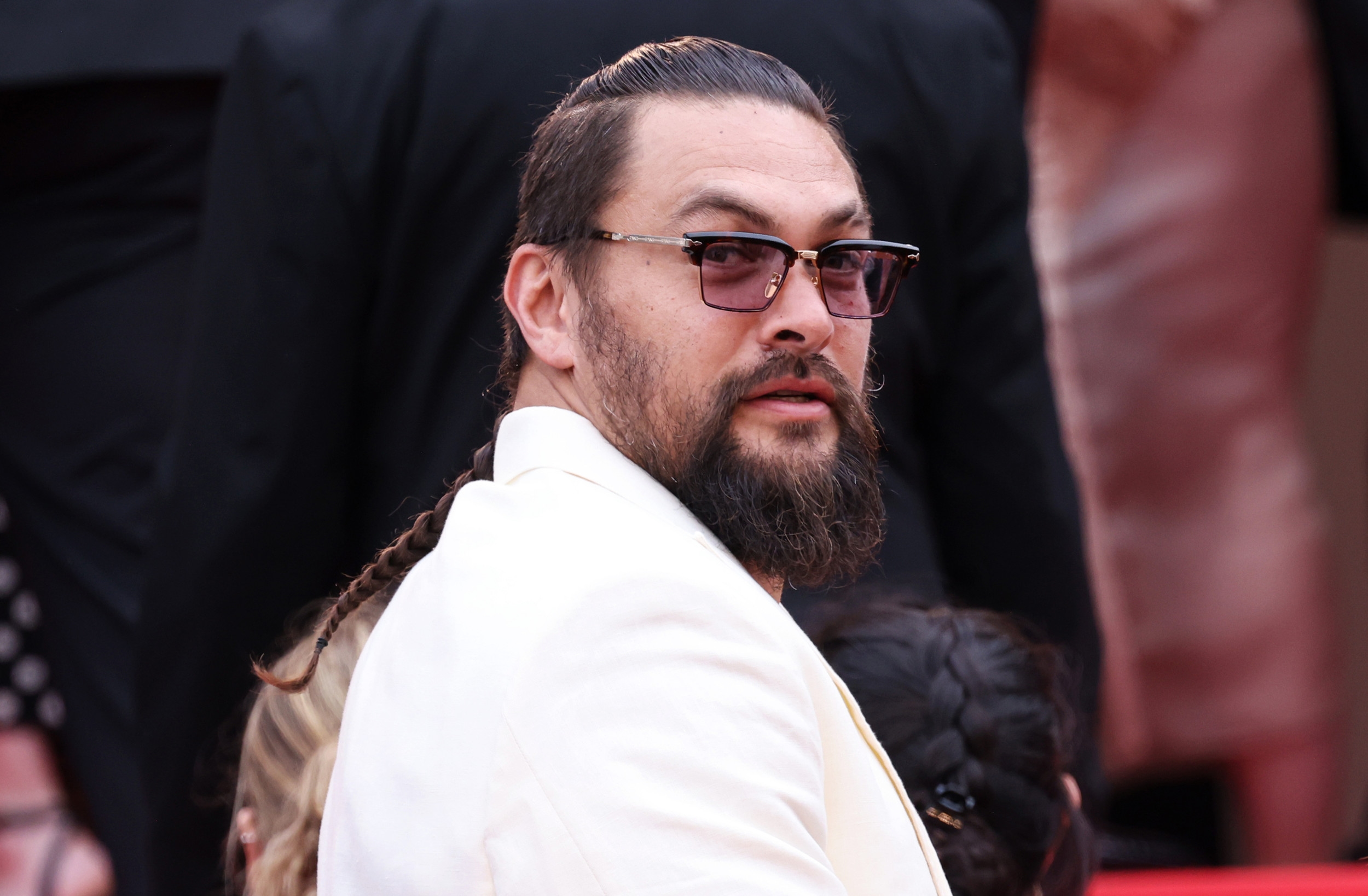 Jason Momoa Shaves Off Beard for First Time in Six Years