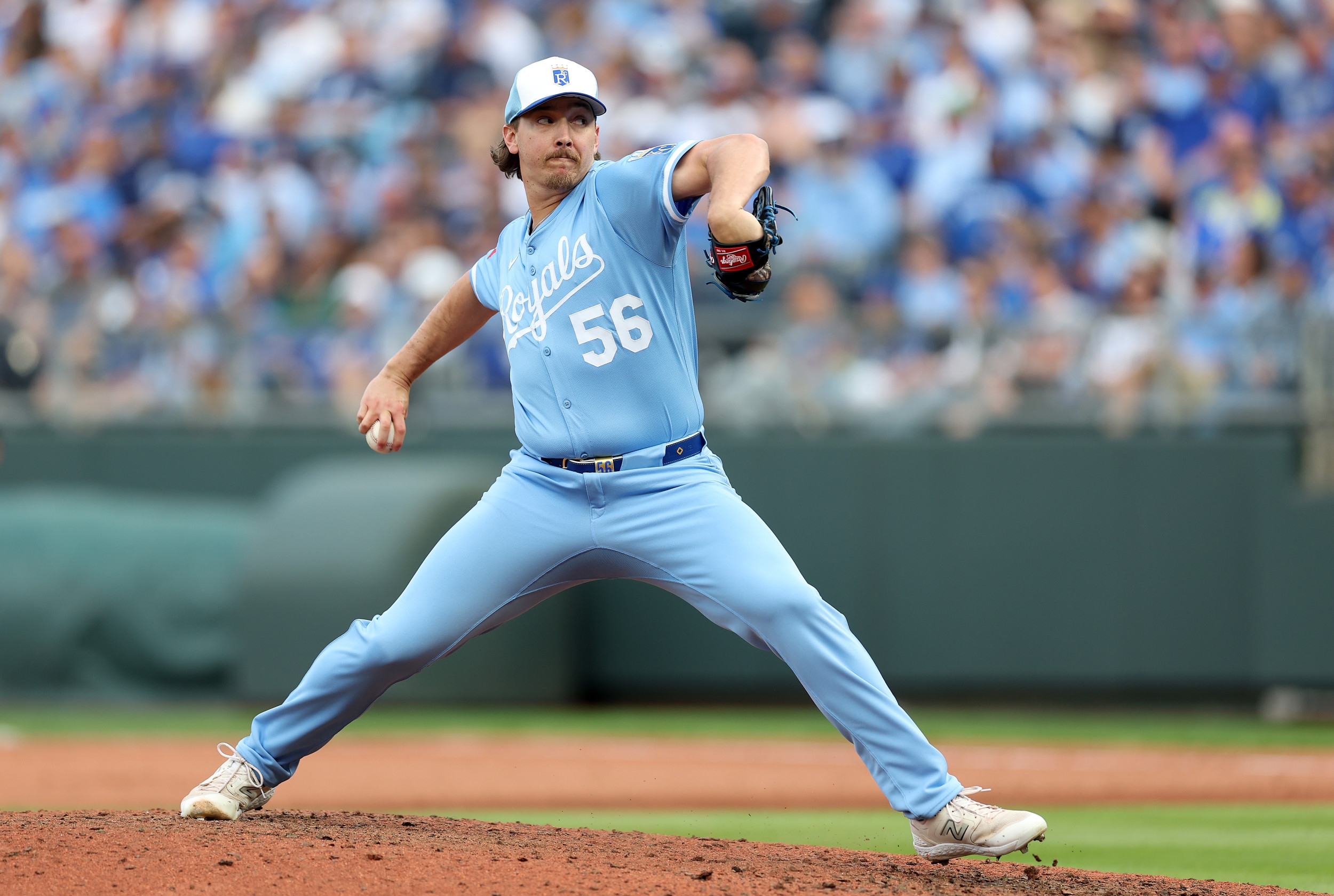 Rangers Reportedly Pursuing Royals, Cardinals Righties With Time Running Out