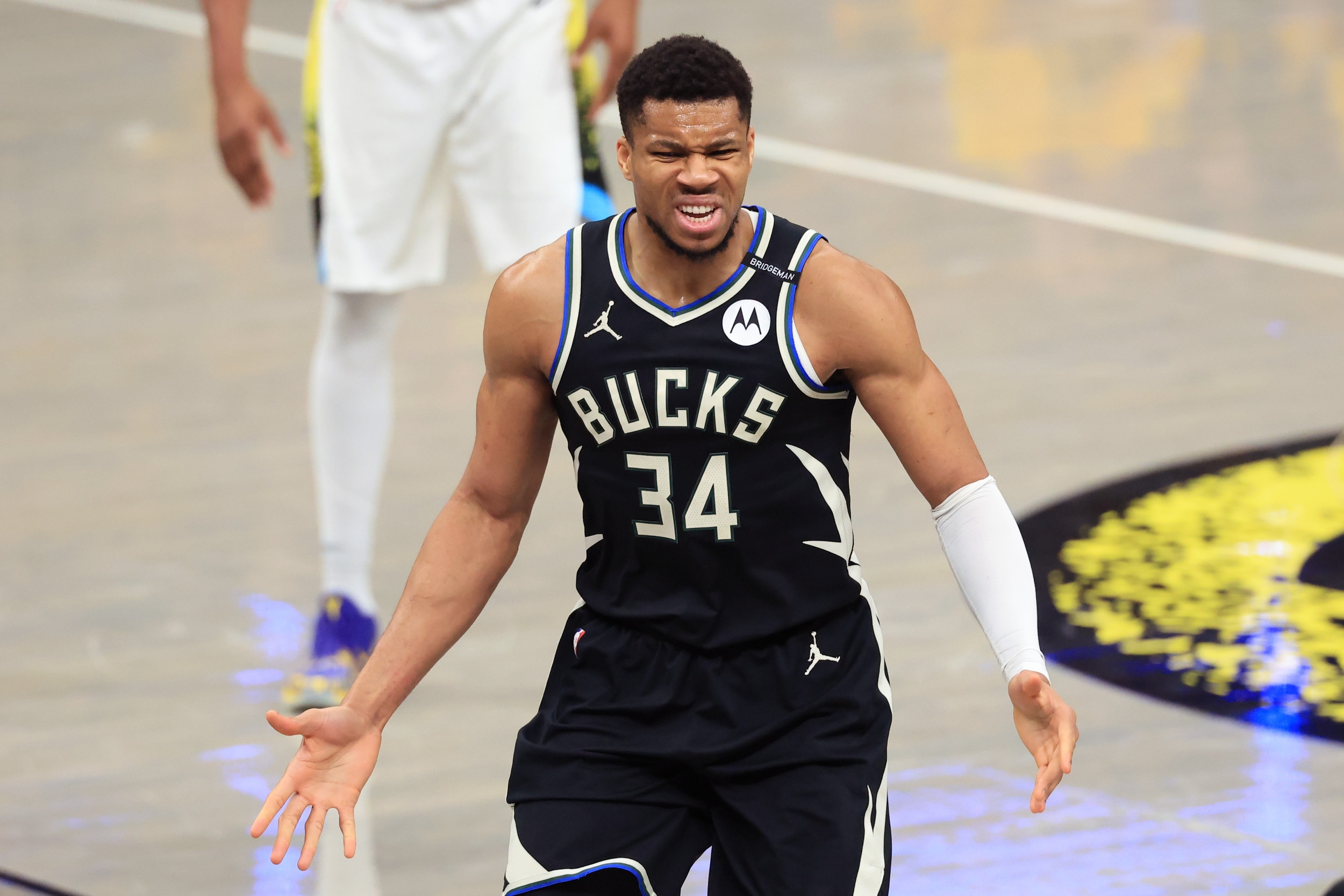 Giannis Antetokounmpo's Surprise Role in Mikal Bridges' $150M Knicks Payday