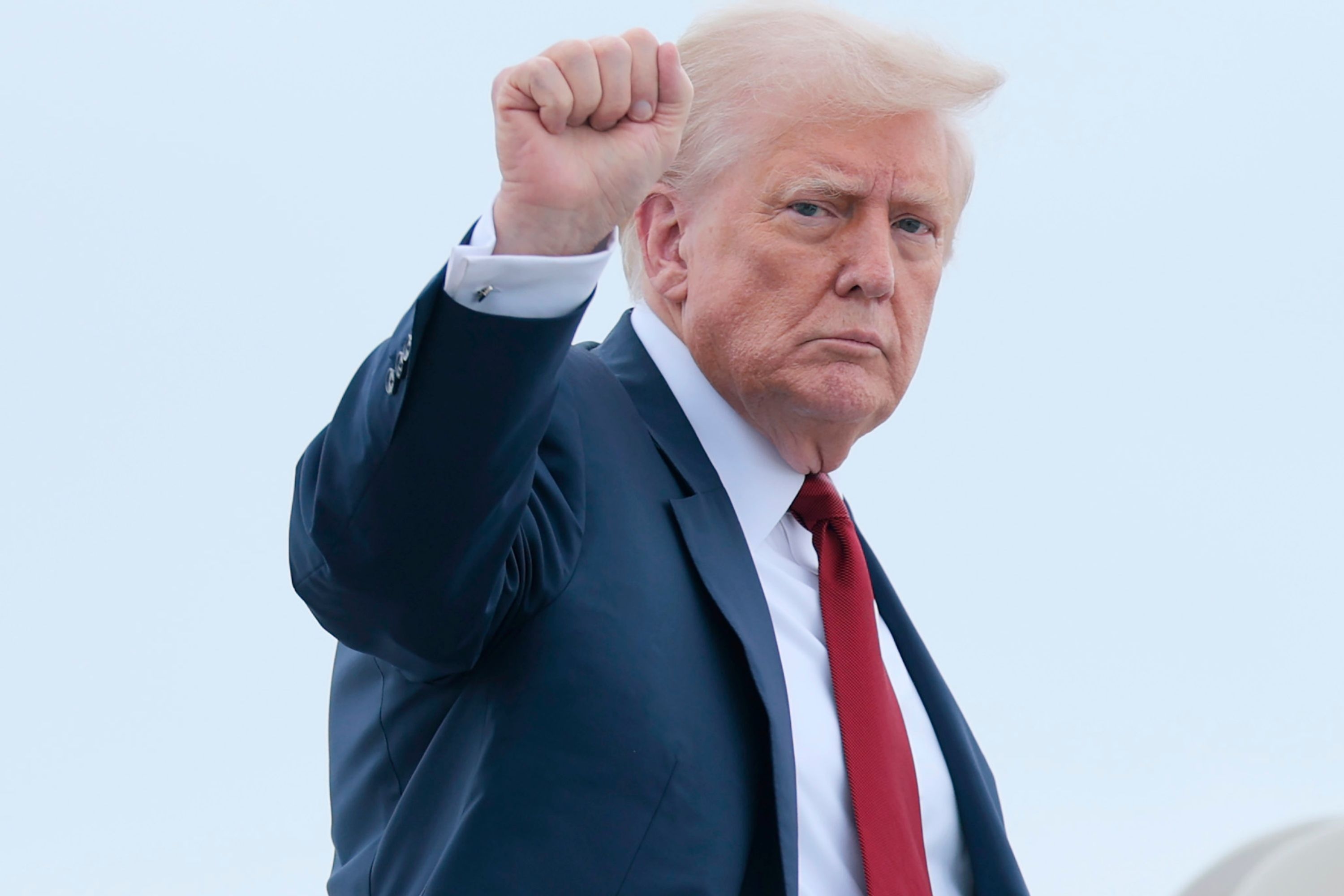 Trump Issues New Threat to Obama, Clinton Over Russia Probe: 'Pay a Price'
