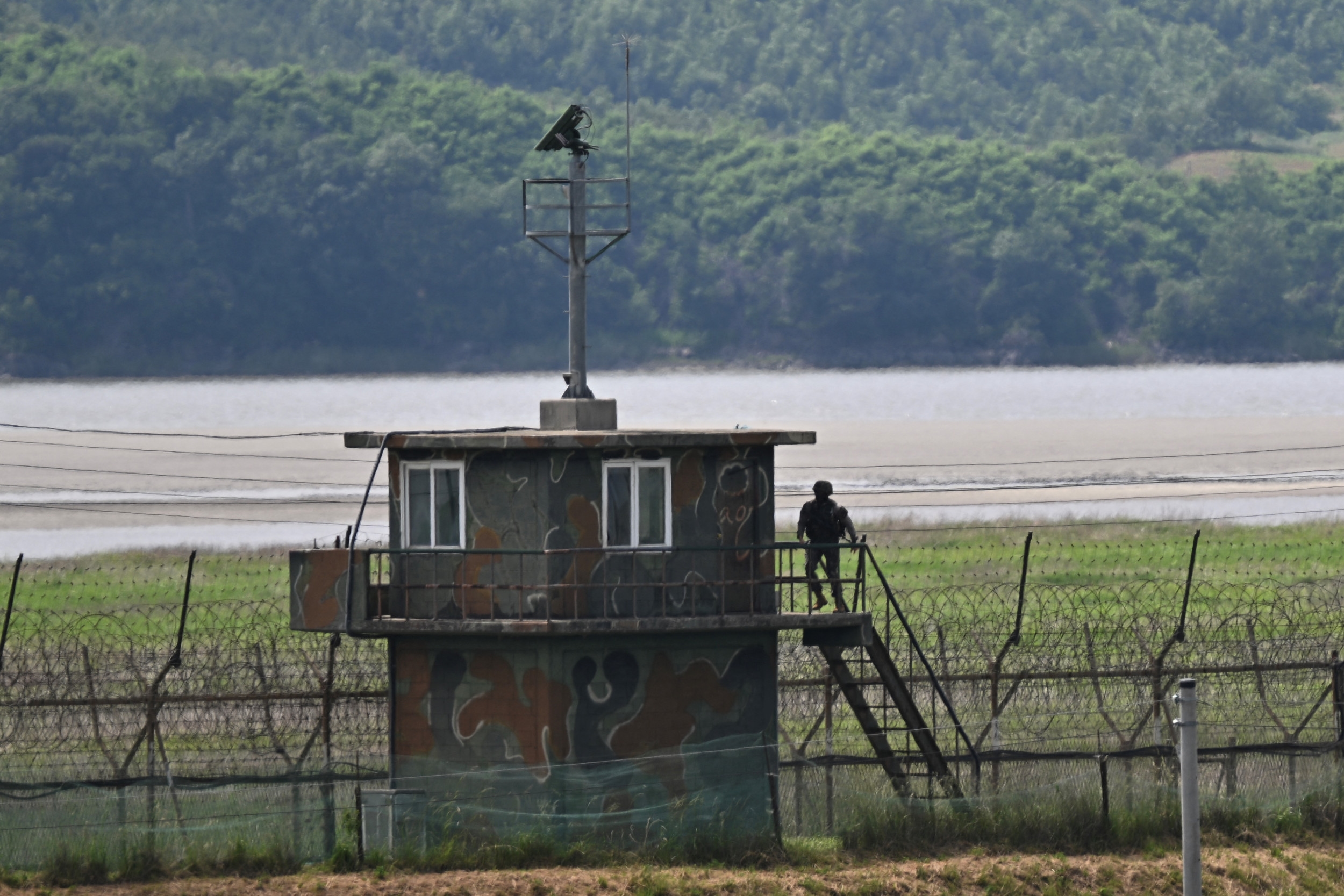 South Korea Makes Gesture of Reconciliation to North Korea