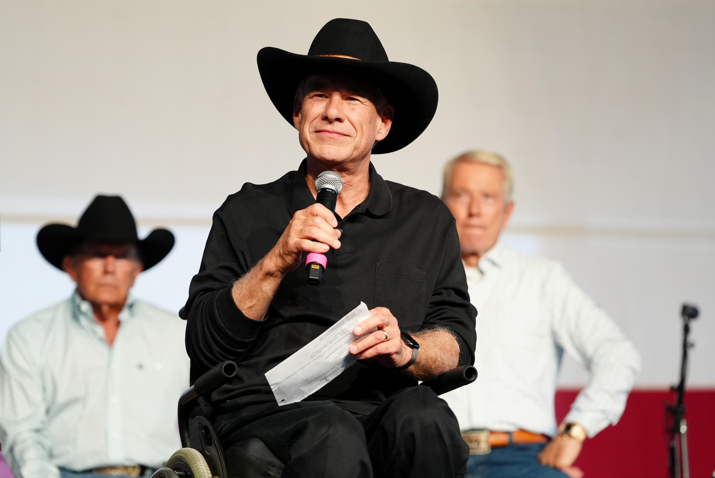 Largest Texas Newspaper Rebukes Greg Abbott Over Redistricting 'Power Grab'