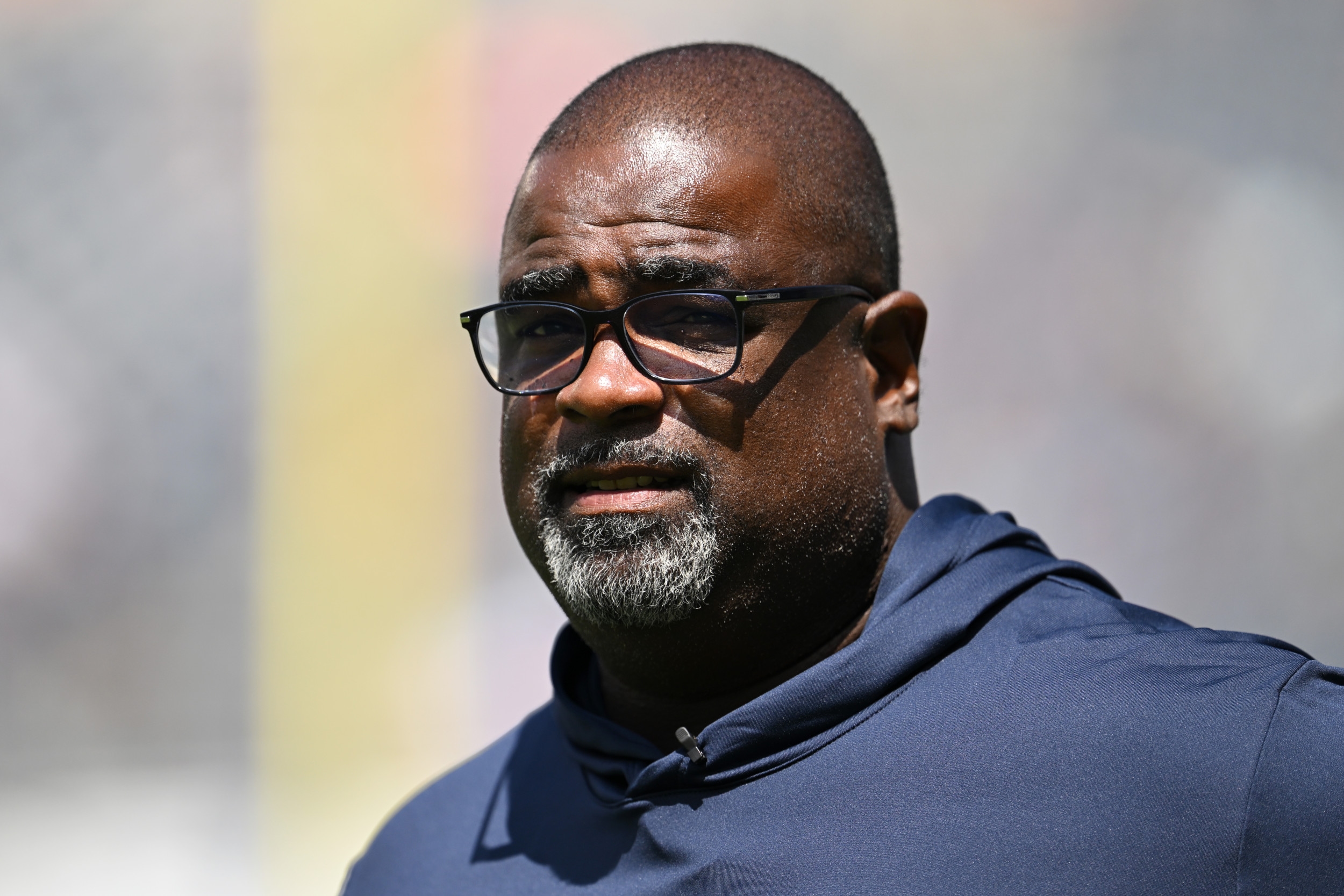 Patriots Coach Suffers Major Health Scare During Monday's Practice