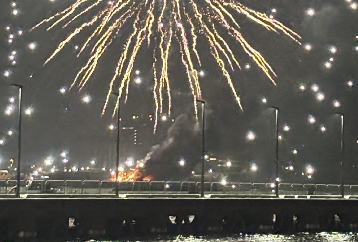 Fireworks Accident Sets Barge on Fire: Video