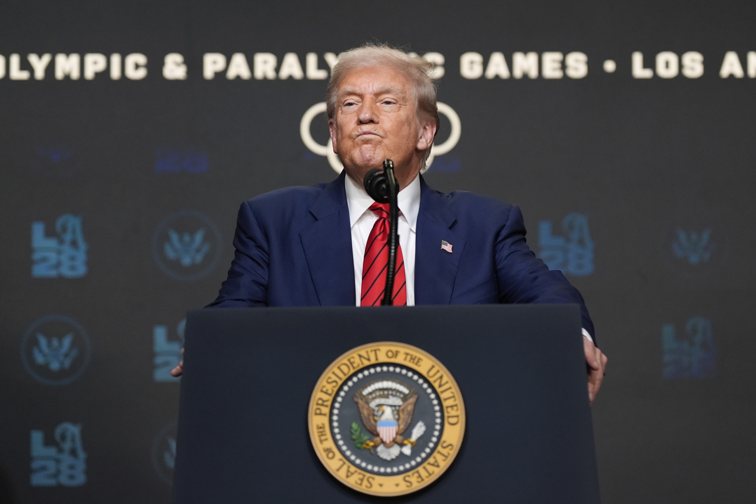 Donald Trump's Record Disapproval Rating Isn't Going Away