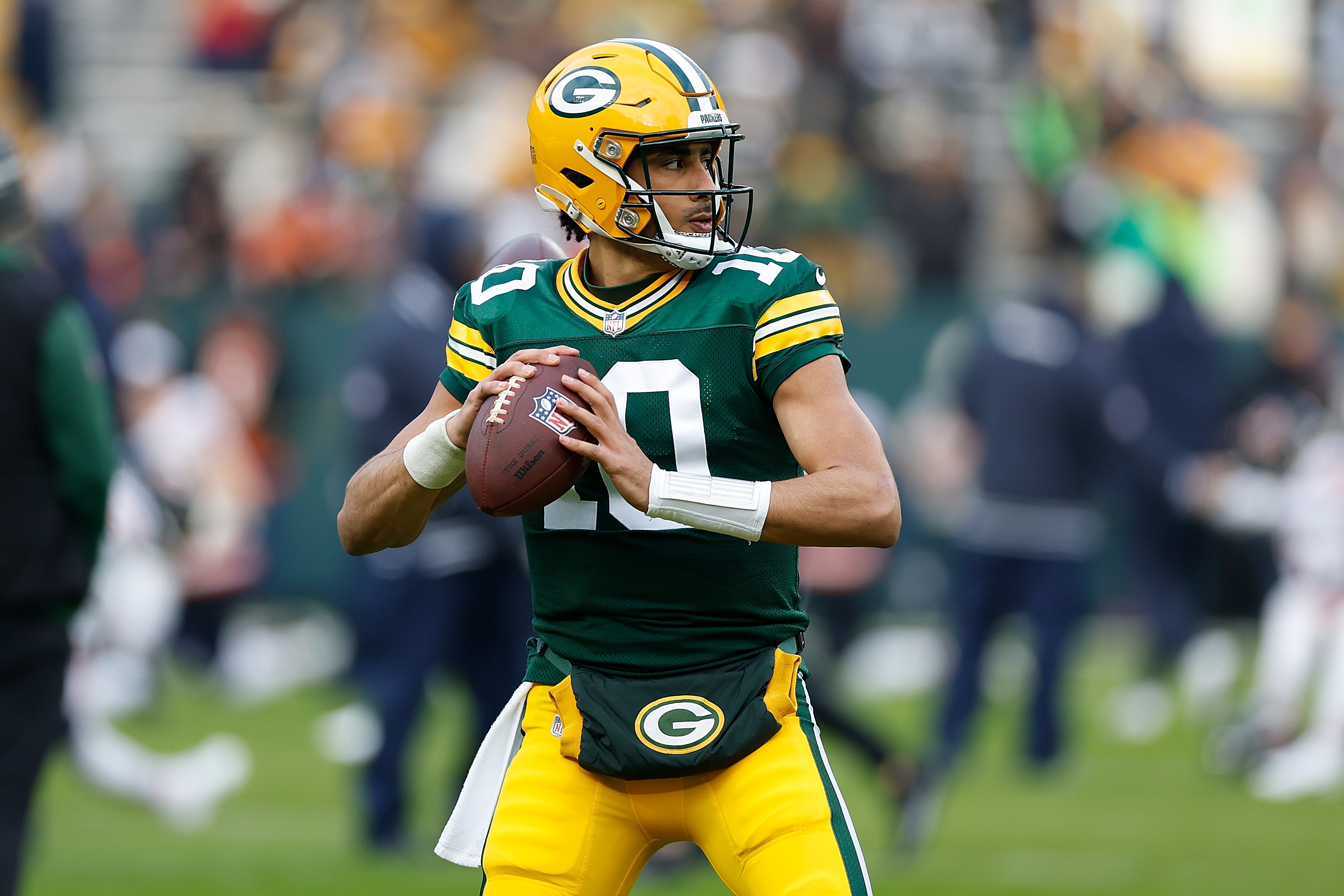 Packers QB Jordan Love Sounds Off on Rookie Teammate