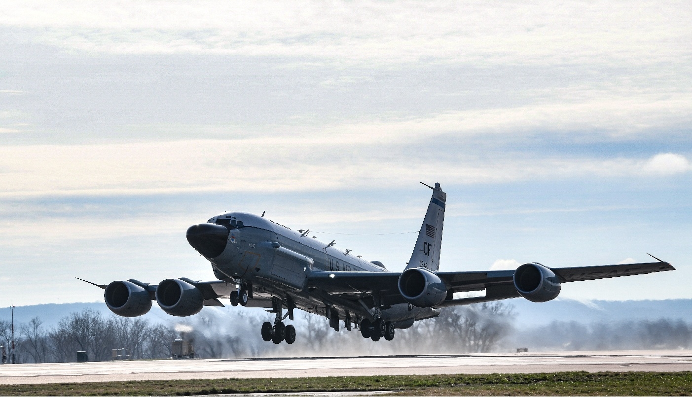 US Intelligence Flight Detected on China's Doorstep