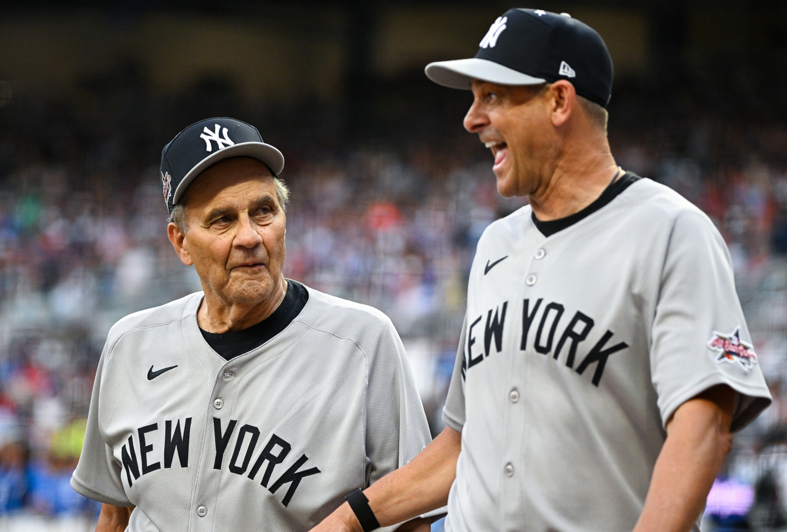 Yankees Hall Of Fame Manager Sends Heartfelt Message To Aaron Boone