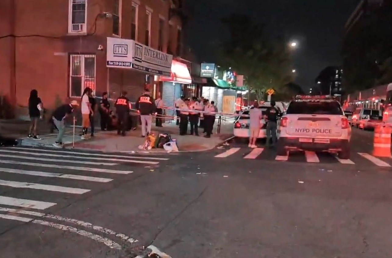 Mass Shooting Inside Taste of the City Lounge in NYC Leaves 3 Dead and 8 Wounded as Multiple Gunmen Remain at Large