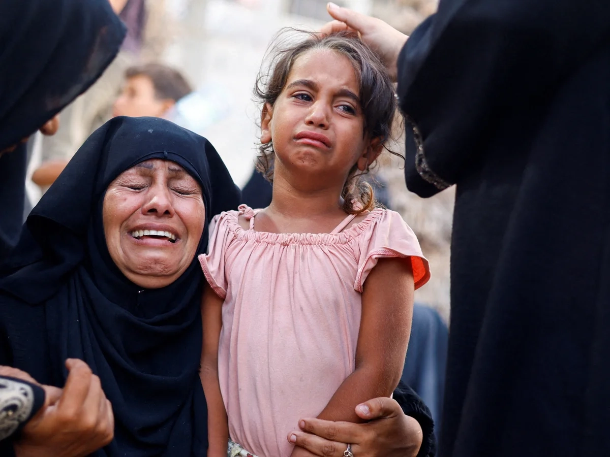 In Gaza genocide, hungry children walk miles for food