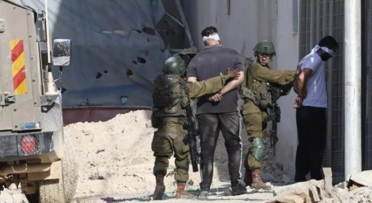 Israel Imposes Total Lockdown on West Bank, Detains Dozens