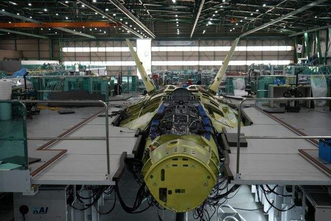 بديلاً لمقاتلات F-5 الأميركية.. KF-21 الكورية تدخل خط الإنتاج الكامل