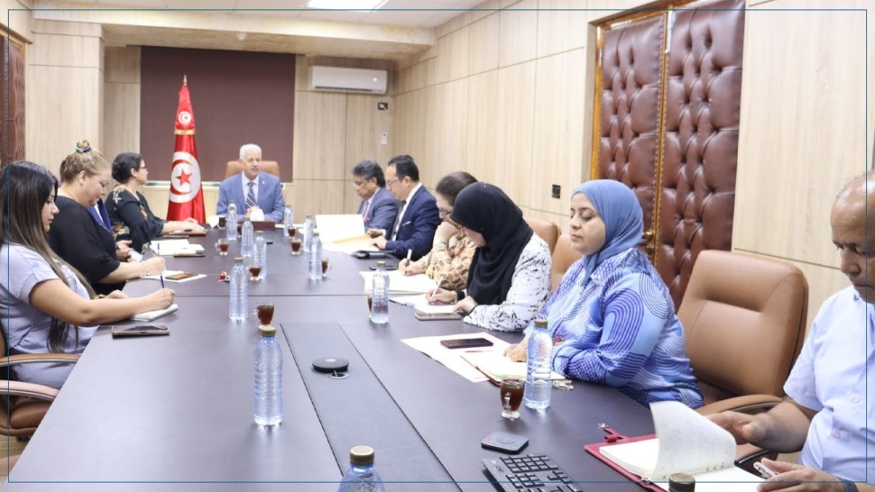 وزير التجارة يدعو إلى ربط الصلات مع الفاعلين الاقتصاديين للترويج للمنتجات التونسية