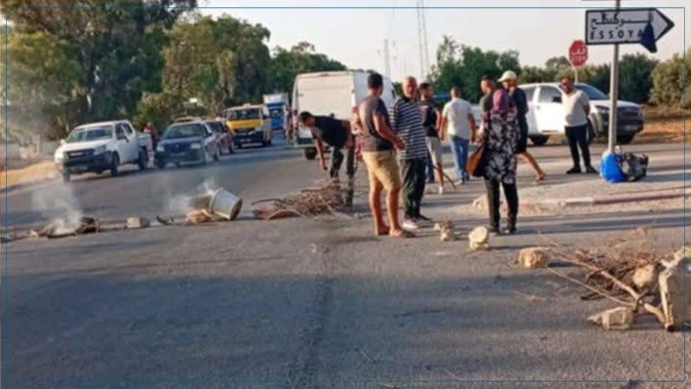 هرقلة: مواطنون يغلقون الطريق بمنطقة السويح