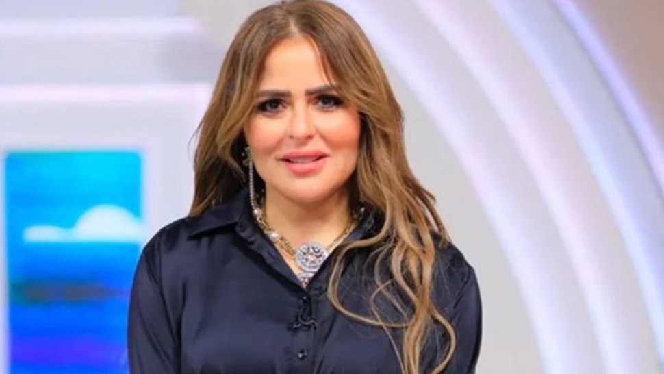 بعد رسّامة دنماركية.. فنان فرنسي يتهم مها الصغير بسرقة إحدى لوحاته