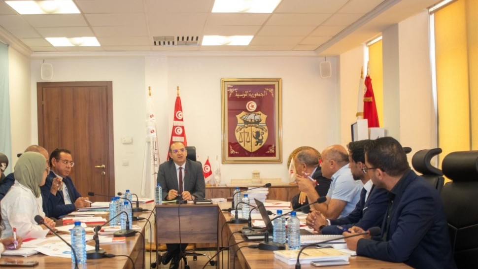 تقدم مشروع احداث مركز للدراسات تابع لهيئة الانتخابات محور جلسة عمل