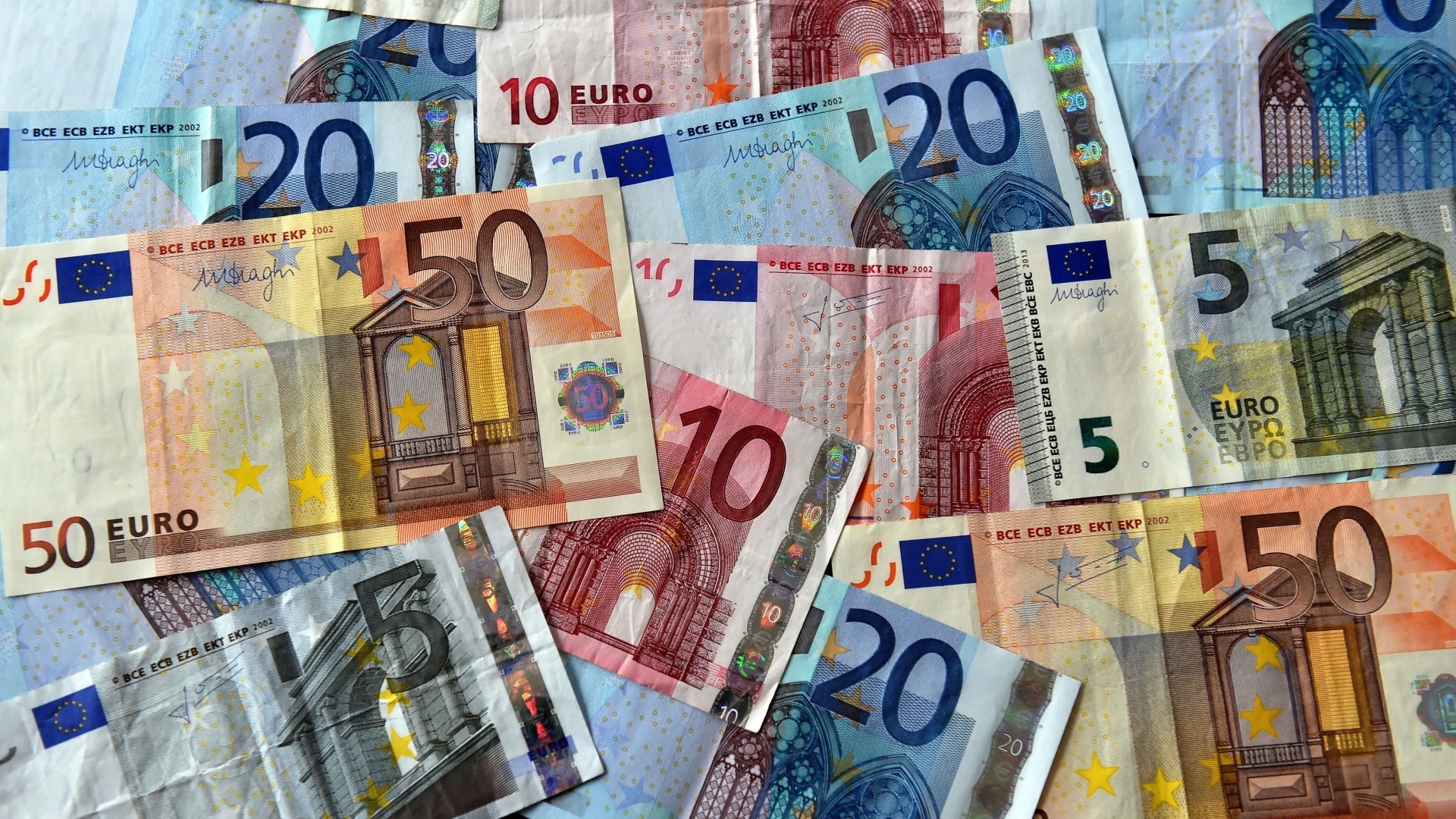 تراجع سعر اليورو أمام الجنيه المصري في ختام تعاملات اليوم الثلاثاء