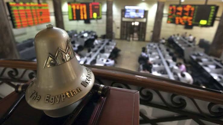 مشتريات المصريين تدفع مؤشرات البورصة المصرية للارتفاع بمنتصف تعاملات اليوم