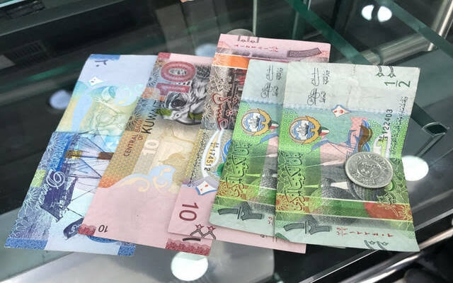 استقرار سعر الدينار الكويتي اليوم الثلاثاء 13 مايو 2025 في البنوك المصرية