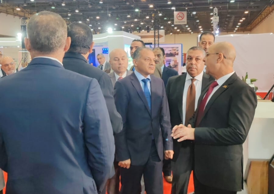 وزير قطاع الأعمال يفتتح معرض الأهرام للنقل 2025