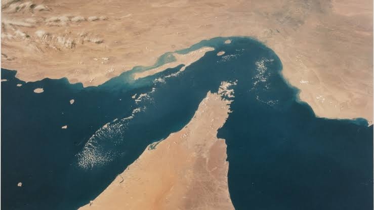 عاجل … البرلمان الإيراني يوافق رسميًا على إغلاق مضيق هرمز