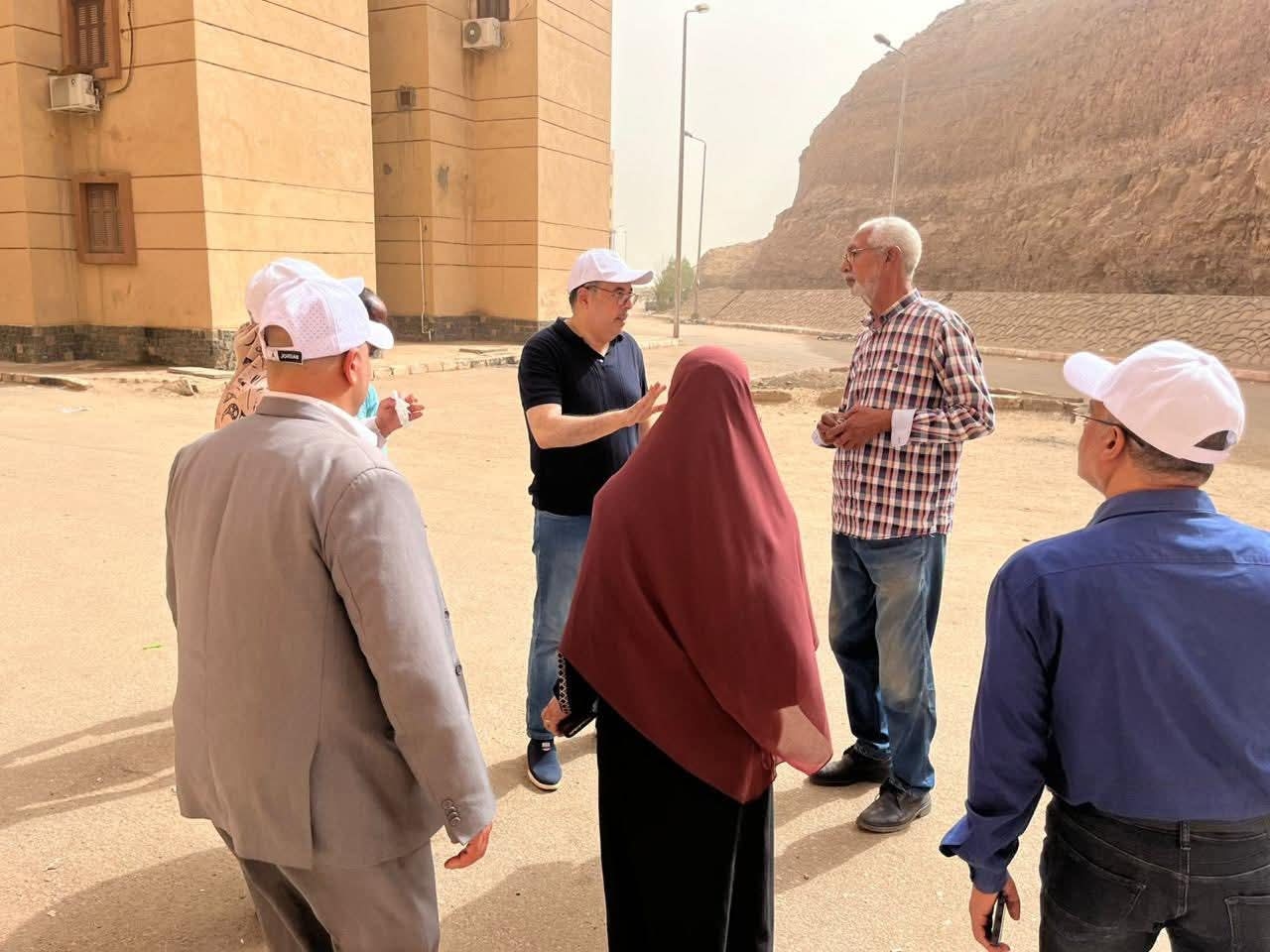 وفد من 'قطاع الإسكان' يتفقد مشروعات محافظة أسوان