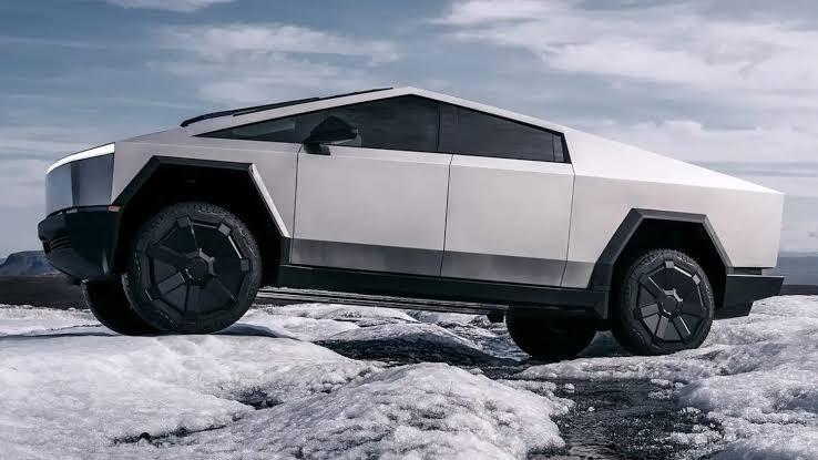 تسلا تُطلق روبوت Optimus الذكي في مصانعها بحلول نهاية 2025