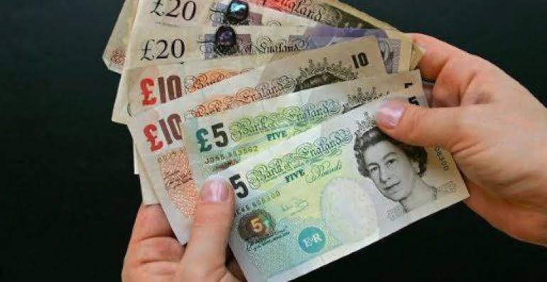 تراجع سعر الجنيه الإسترليني أمام الجنيه المصري اليوم الأربعاء
