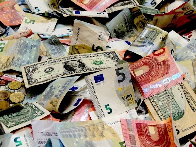 أسعار الدولار والعملات الأجنبية اليوم الإثنين 4 أغسطس 2025