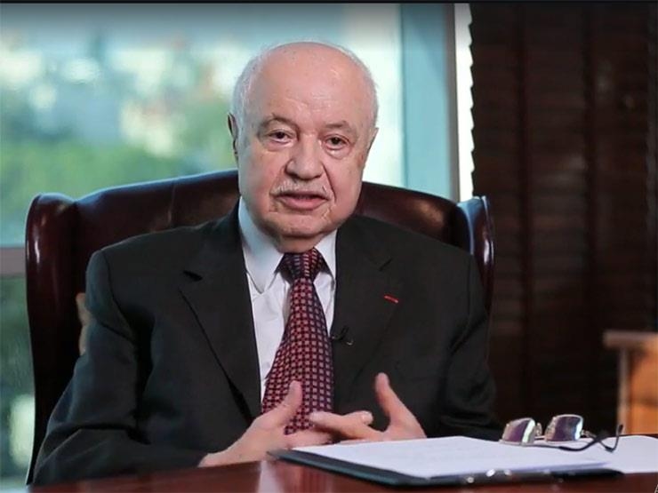أبو غزاله يعتذر عن اللقاءات الإعلامية