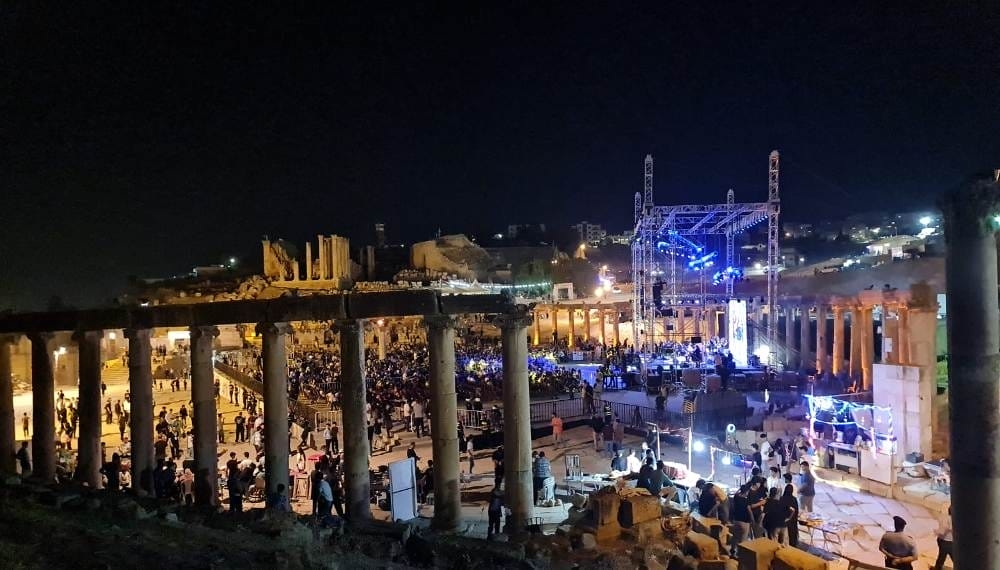 مهرجان جرش ٣٩: من 'الوعد' إلى 'المجد'… حين تنهض أفروديت من تراب الأردن