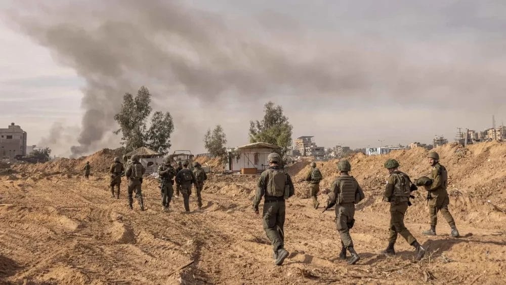 مشاهد استهداف آلية عسكرية إسرائيلية' بعبوة من نوع زلزال 4″ في غزة