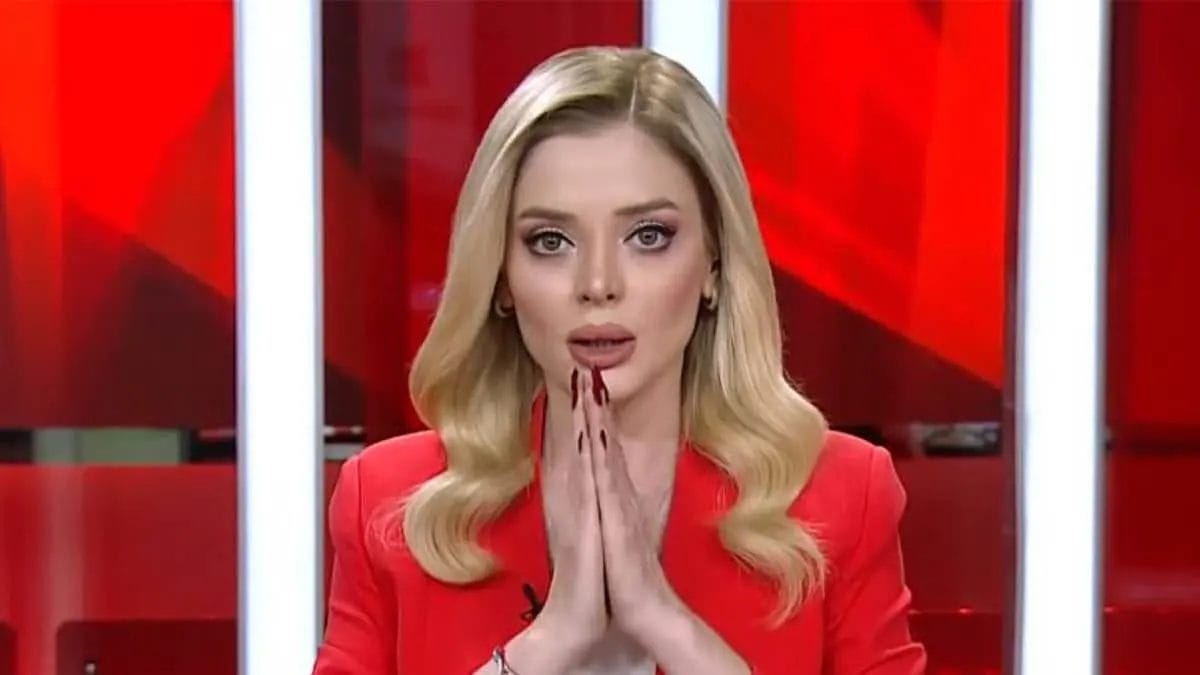 مذيعة تركية تثير تعاطف الجمهور بتماسكها في أثناء الزلزال