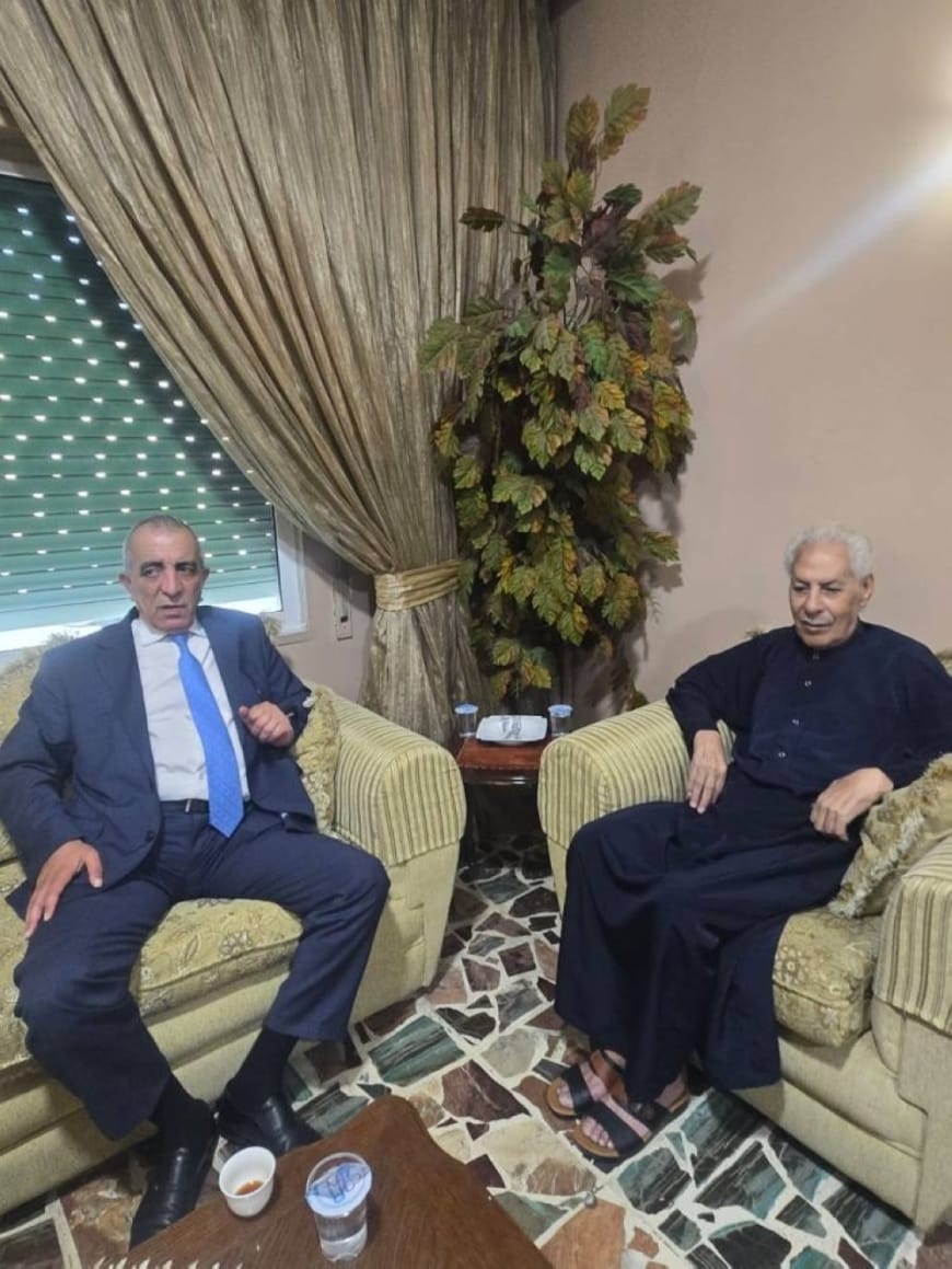 وزير الثقافة يزور الفنان الجمل ويطمئن على صحته