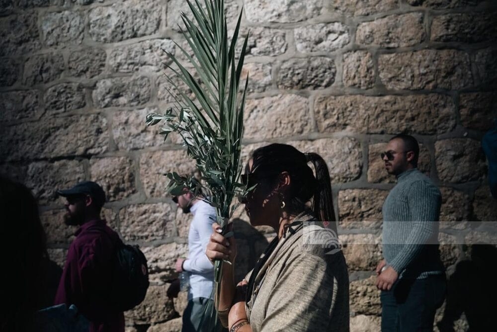 الاحتلال يحرم آلاف المسيحيين من الوصول إلى مدينة القدس في أحد الشعانين