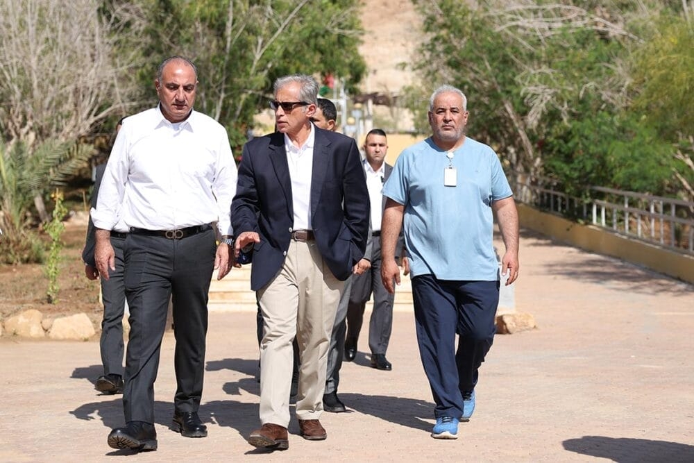 حسان يوجه بسرعة انجاز إعادة تأهيل شاطئ عمان وافتتاحه ليستقبل الزوار في عيد الاستقلال والاضحى