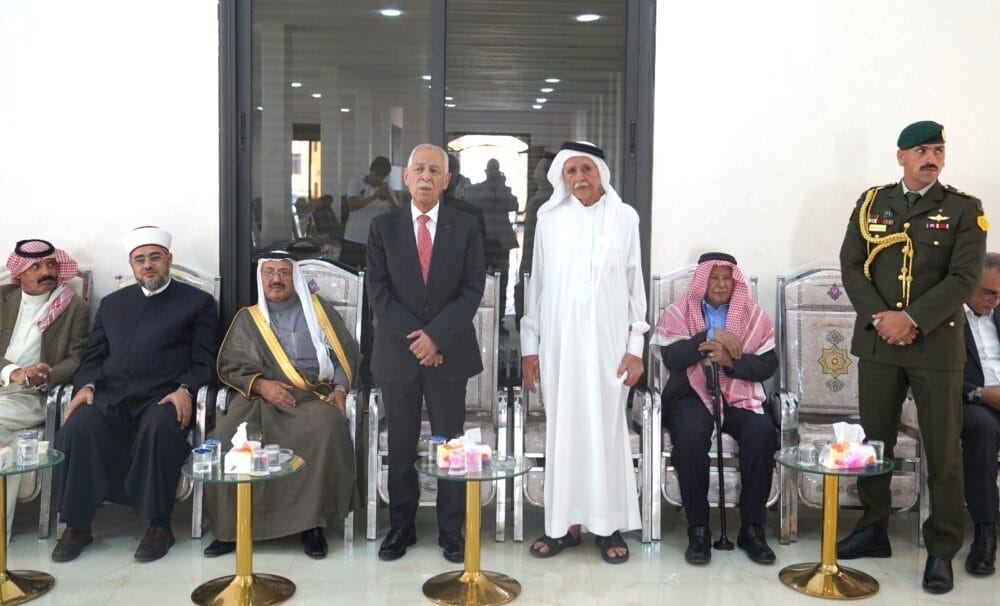 مندوبا عن الملك وولي العهد.. العيسوي يعزي عشيرتي الخريشا والمجالي -صور