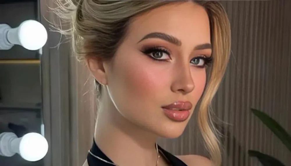 مقتل مؤثرة مكسيكية على الهواء: لحظة إطلاق النار وثقتها الكاميرا