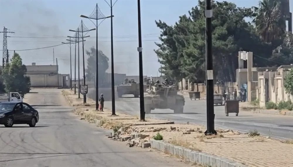 سوريا: رتل عسكري إسرائيلي يتمركز قرب مبنى محافظة القنيطرة