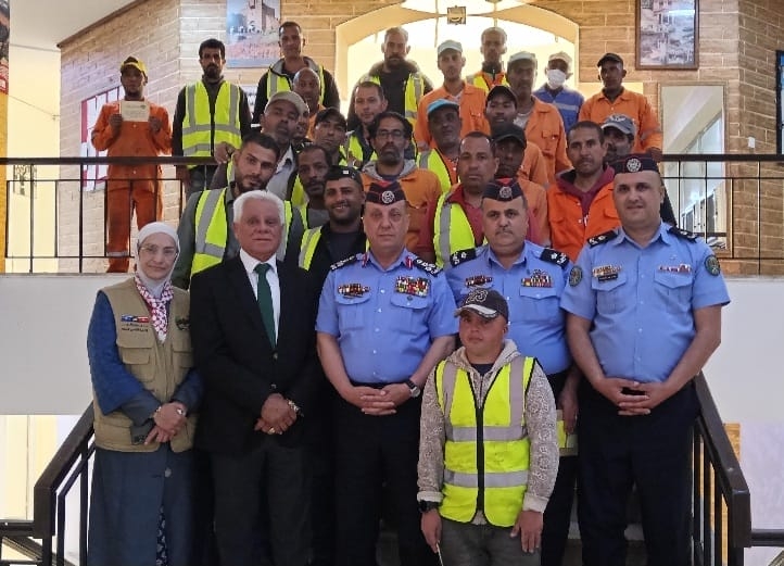 مدير شرطة البلقاء يُكرم عمال الوطن في بلدية السلط الكبرى بمناسبة عيد العمال- صور