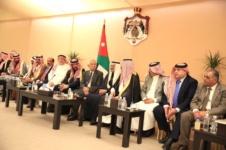 العيسوي يلتقي نحو أربعمئة من شيوخ ووجهاء وشباب ونساء من مختلف المحافظات- صور
