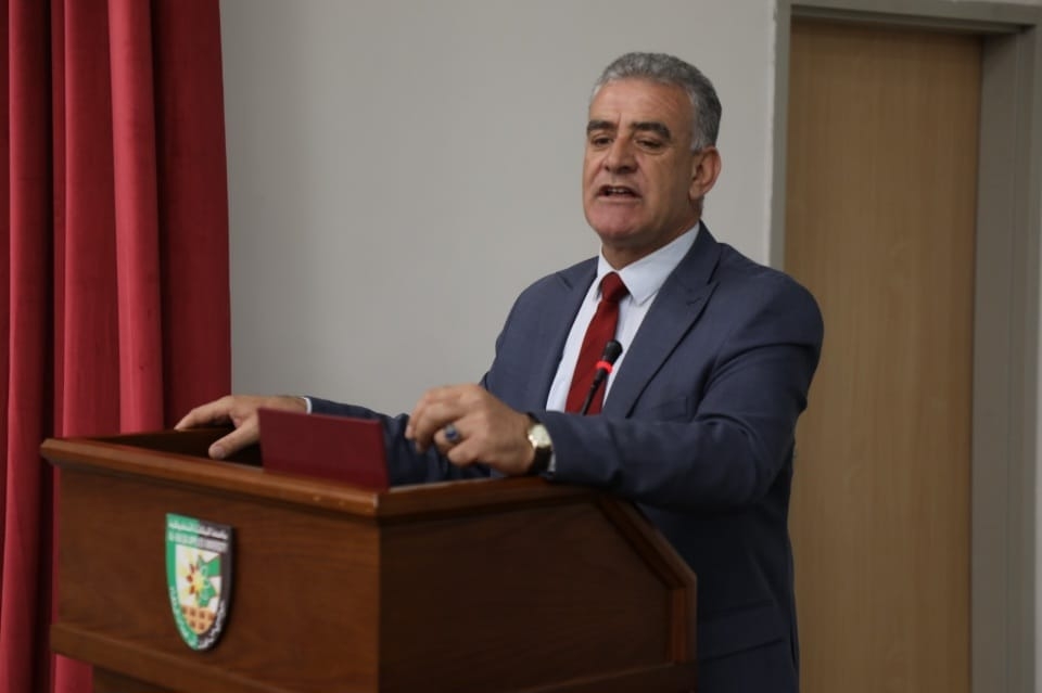 العياصرة يشارك بندوة في كلية الحصن الجامعية حول اليوبيل الذهبي للمكتبة الوطنية- صور