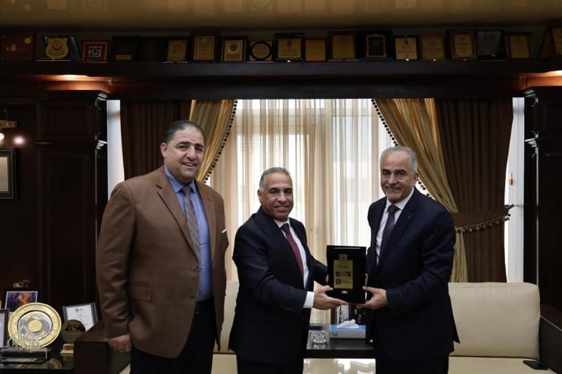 رئيس جامعة عمّان الأهلية يستقبل وزير الدولة للشؤون القانونية ويؤكد أهمية دعم الثقافة القانونية- صور