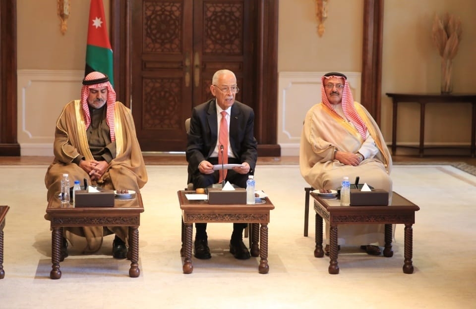 العيسوي يستقبل المئات من أبناء وبنات الوطن توافدوا للديوان الملكي- صور
